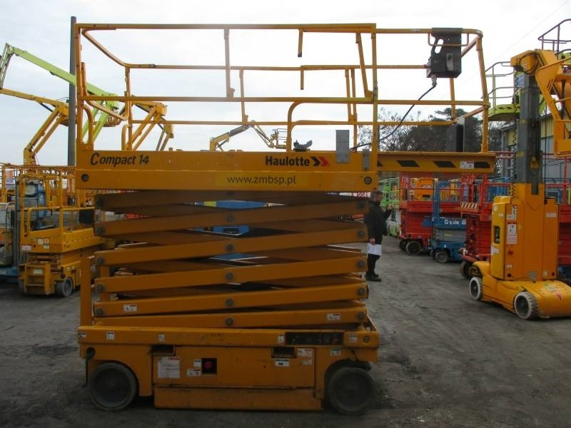 Haulotte Compact 14 - Plataforma de tijeras: foto 5 Haulotte Compact 14 - Plataforma de tijeras: foto 5
