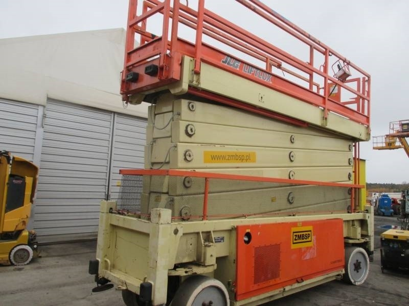 JLG Liftlux 245-12 - Plataforma de tijeras: foto 2 JLG Liftlux 245-12 - Plataforma de tijeras: foto 2