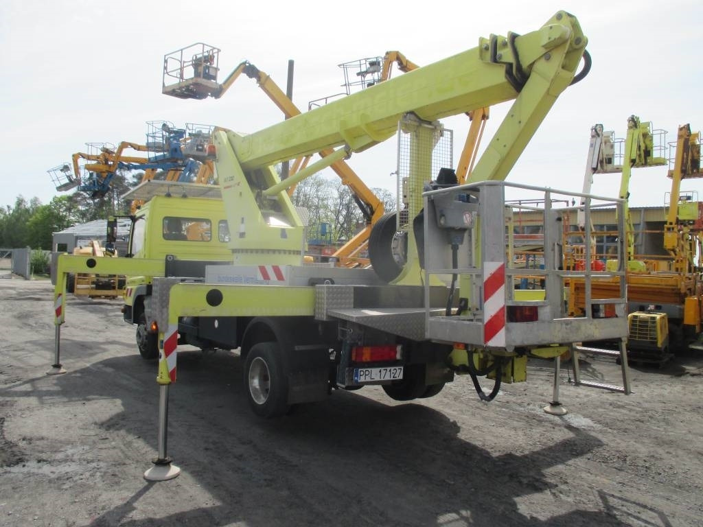 Camión con plataforma elevadora Wumag WT 230: foto 5
