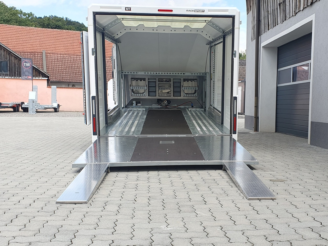 Leasing de BRIAN JAMES TRAILERS NEW Race Sport BRIAN JAMES TRAILERS NEW Race Sport: foto 9