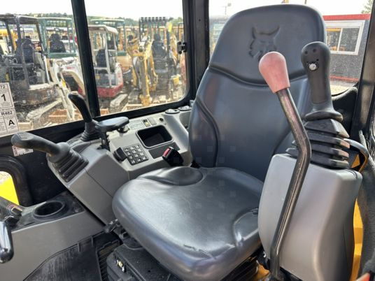 Miniexcavadora Bobcat E50 à 28500€ HT: foto 9