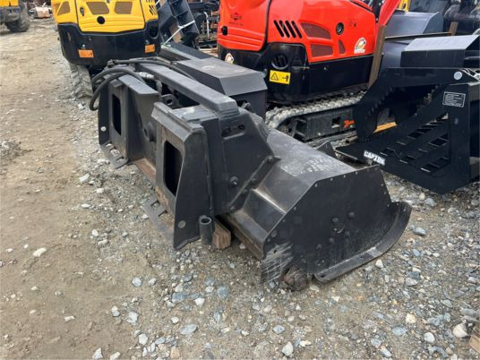 Broyeur forestier MBI pour chargeur - 3900€ NET - Trituradora forestal: foto 1 Broyeur forestier MBI pour chargeur - 3900€ NET - Trituradora forestal: foto 1