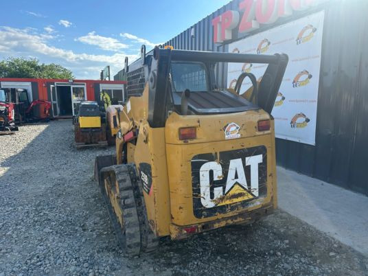 Caterpillar 259 B - 3 High Flow à 28500 € HT - Minicargadora de cadenas: foto 4 Caterpillar 259 B - 3 High Flow à 28500 € HT - Minicargadora de cadenas: foto 4