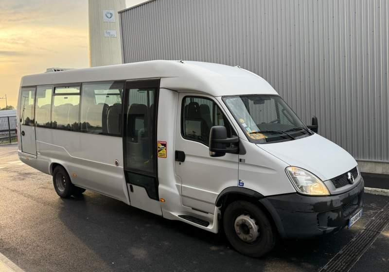 Iveco Daily DURISOTTI / 28miejsc - Autobús suburbano: foto 3 Iveco Daily DURISOTTI / 28miejsc - Autobús suburbano: foto 3