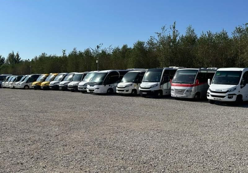 Mercedes-Benz Duży wybór Mercedes, Iveco 30-35 miejsc - Autocar: foto 1 Mercedes-Benz Duży wybór Mercedes, Iveco 30-35 miejsc - Autocar: foto 1