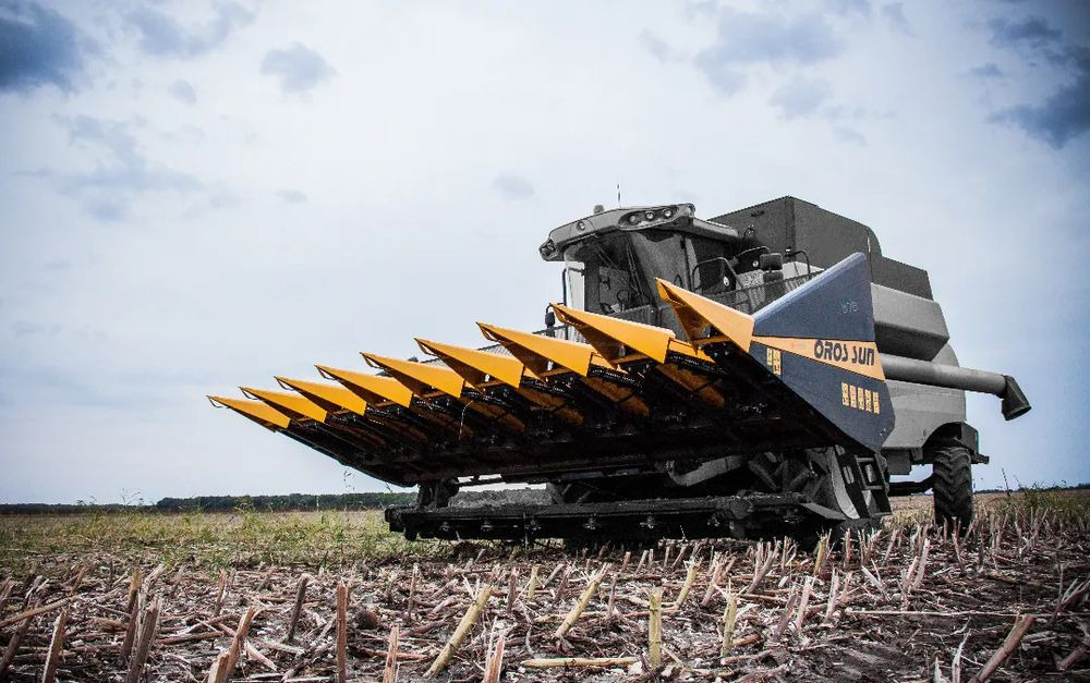 Oros SUN 876 8 rzędowy, Nowe Przystawki do zbioru słonecznika, - Cabezal de girasol: foto 1 Oros SUN 876 8 rzędowy, Nowe Przystawki do zbioru słonecznika, - Cabezal de girasol: foto 1