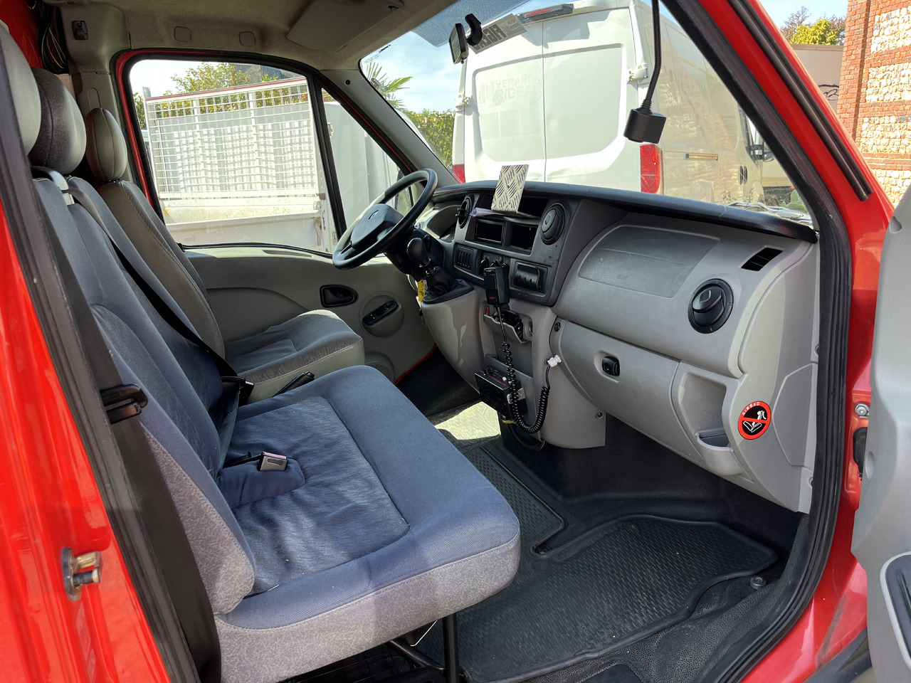RENAULT Master 2L5 dci120cv - Ambulancia: foto 3 RENAULT Master 2L5 dci120cv - Ambulancia: foto 3