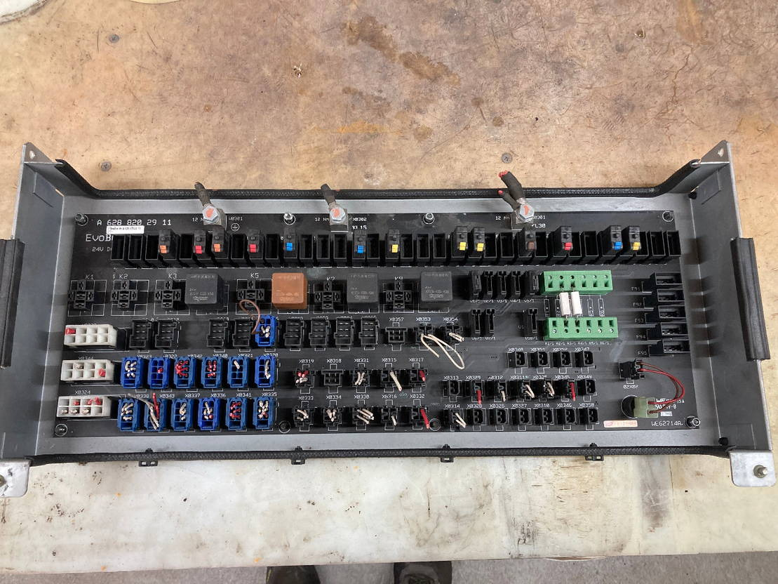 Mercedes-Benz Platine Mercedes Citaro Sicherung A6288203111 A6288202911 - Sistema eléctrico para Autobús: foto 1 Mercedes-Benz Platine Mercedes Citaro Sicherung A6288203111 A6288202911 - Sistema eléctrico para Autobús: foto 1