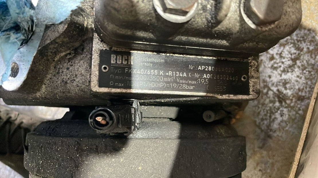 Webasto 10 x Klimakompressor Webasto GEA Spheros FK 40 FKX/655 FKX40/470 Citaro - Pieza de aire acondicionado para Autobús: foto 3 Webasto 10 x Klimakompressor Webasto GEA Spheros FK 40 FKX/655 FKX40/470 Citaro - Pieza de aire acondicionado para Autobús: foto 3