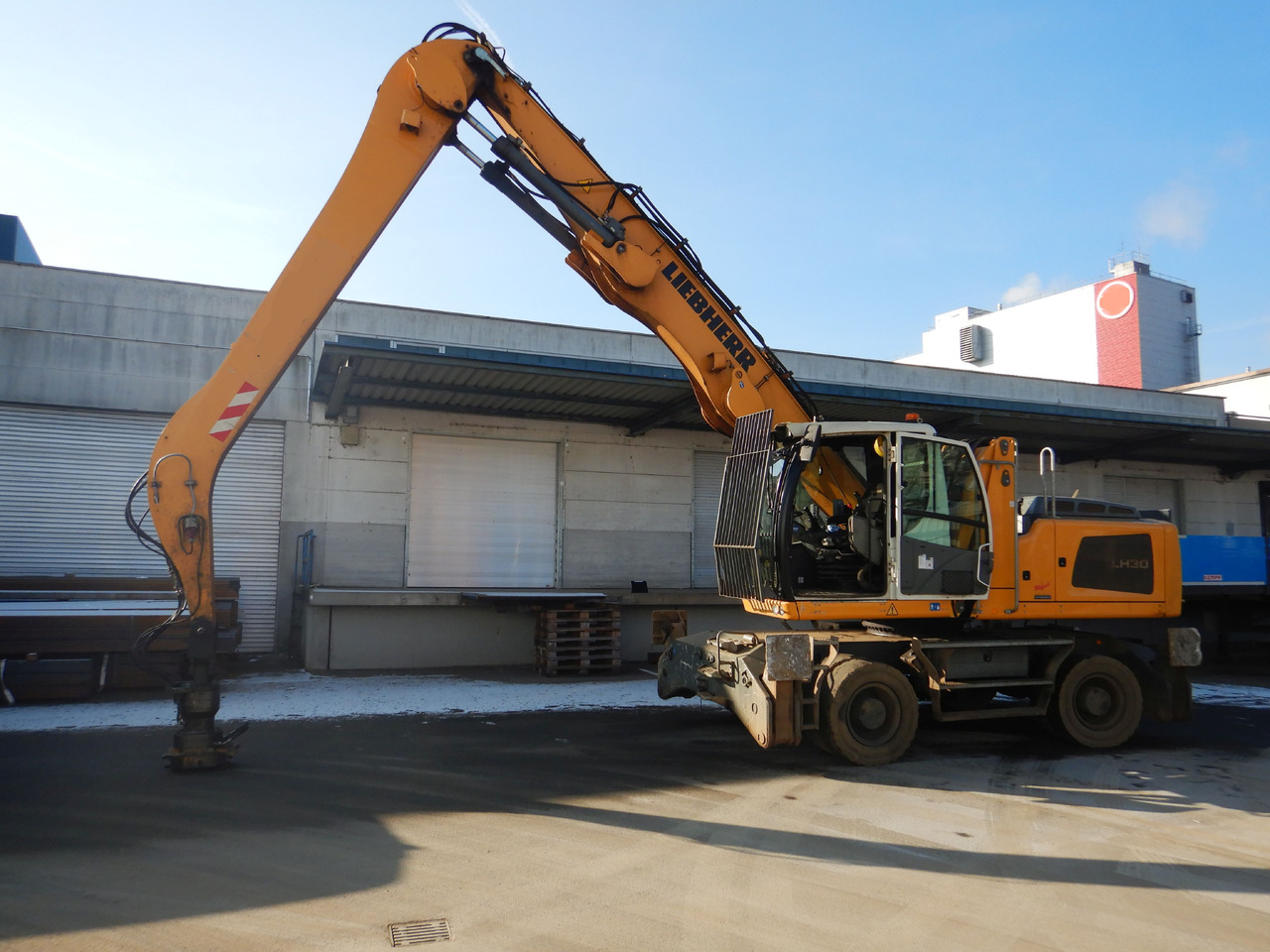 Manipulador de materiales LIEBHERR LH 30 Industry: foto 6