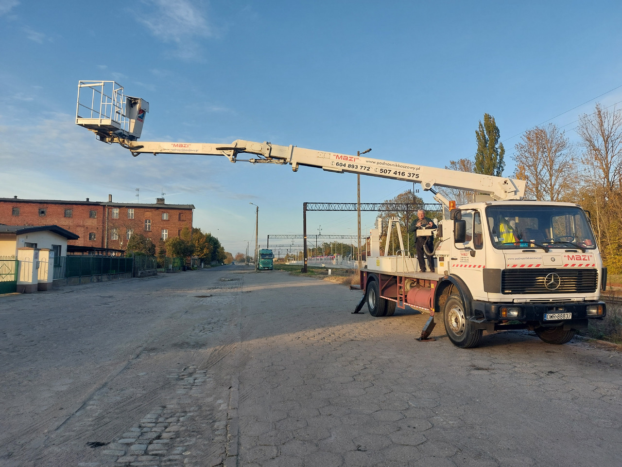 Wumag Mercedes 1414, 400V Wumag WT220 hydraulik - Camión con plataforma elevadora: foto 4 Wumag Mercedes 1414, 400V Wumag WT220 hydraulik - Camión con plataforma elevadora: foto 4