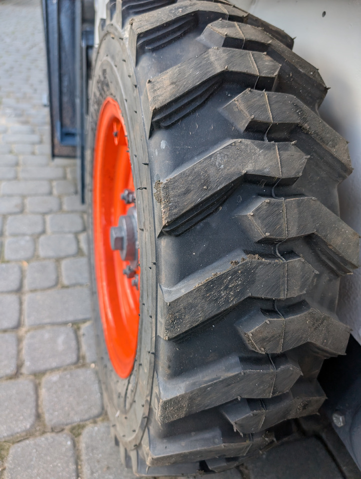 BOBCAT S100 - Minicargadora: foto 4 BOBCAT S100 - Minicargadora: foto 4