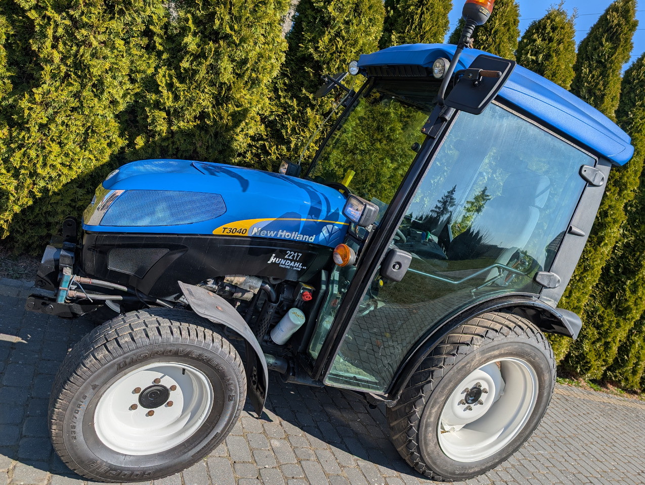 New Holland T3040F - Mini tractor: foto 2 New Holland T3040F - Mini tractor: foto 2