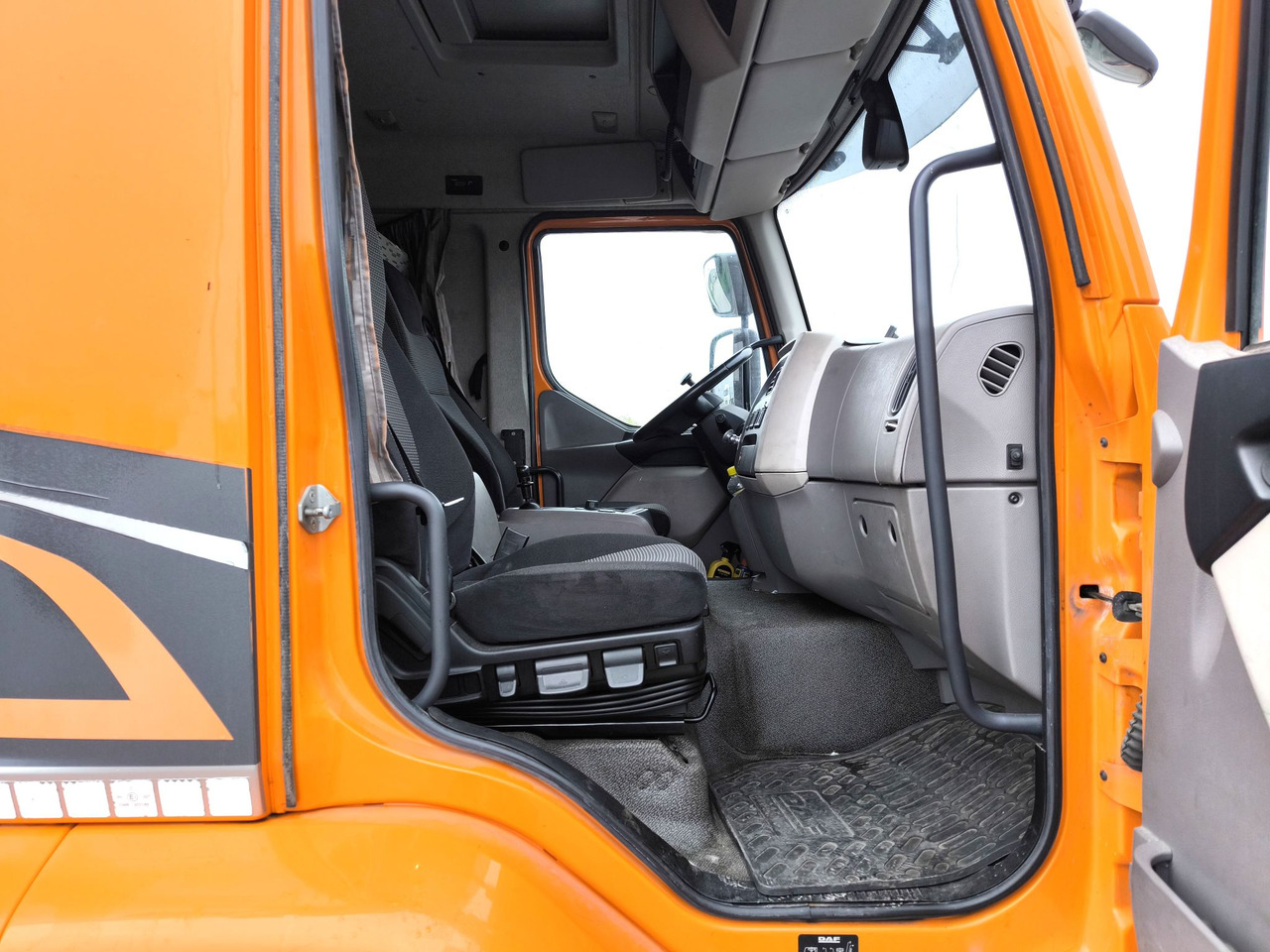 Camión lona DAF LF 280 FA: foto 16 Camión lona DAF LF 280 FA: foto 16