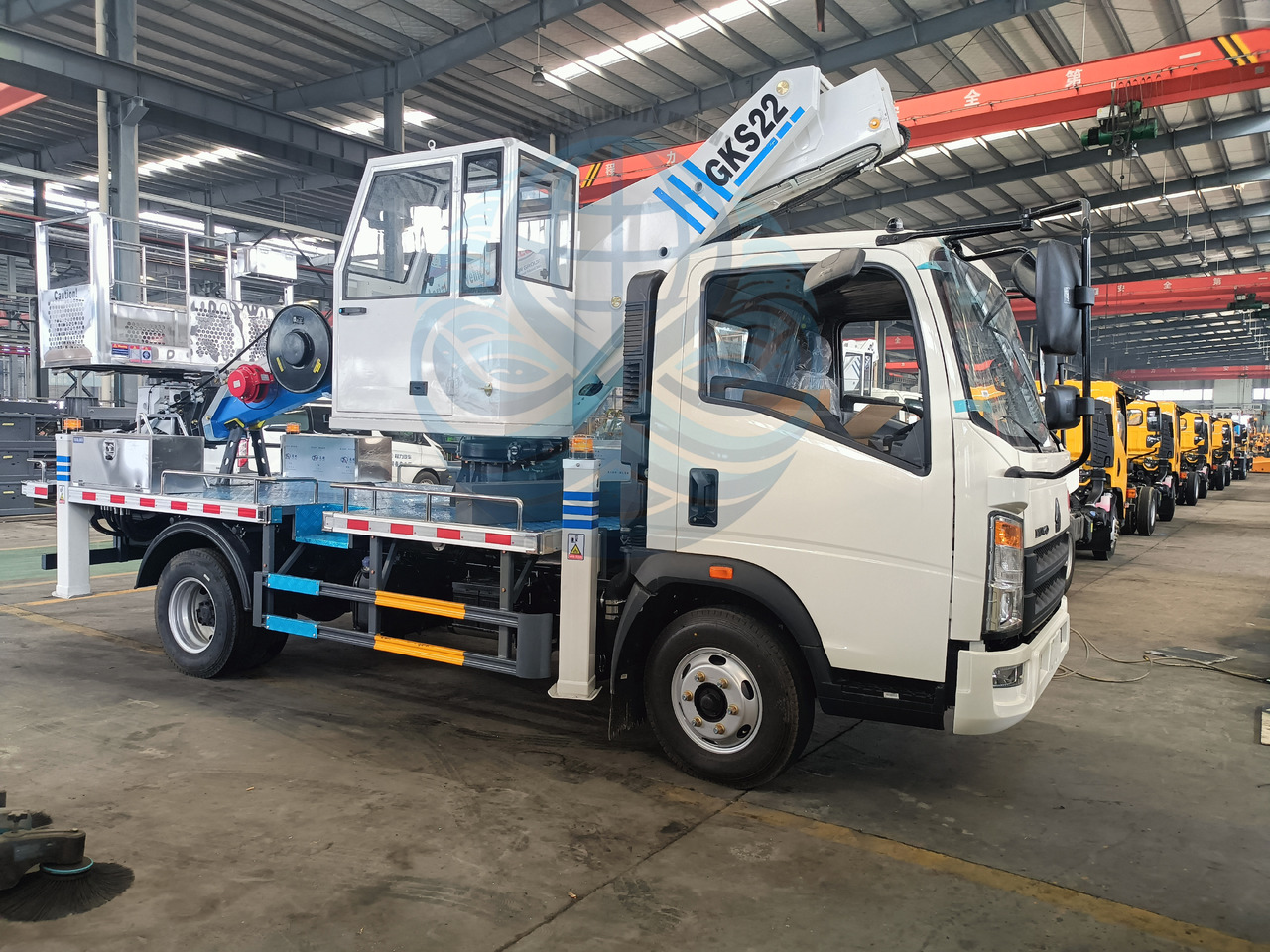 Camión con plataforma elevadora nuevo SINOTRUK HOWO 45ft-69ft: foto 7