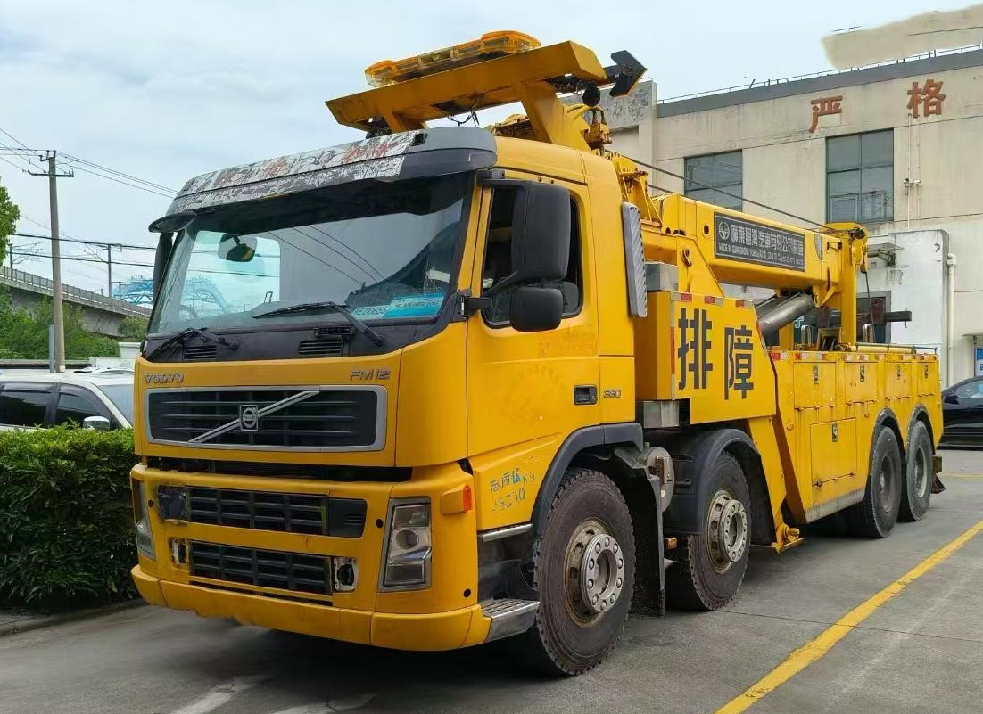 VOLVO FM12 - Grua de remolque autos: foto 1 VOLVO FM12 - Grua de remolque autos: foto 1