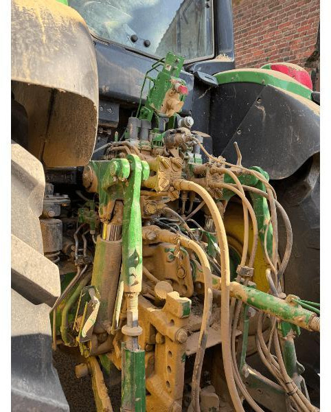 JOHN DEERE 6175M - Tractor: foto 2 JOHN DEERE 6175M - Tractor: foto 2