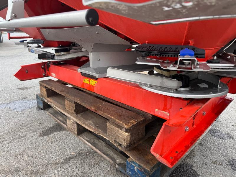 Esparcidor de fertilizantes KUHN AXIS50.1W: foto 6 Esparcidor de fertilizantes KUHN AXIS50.1W: foto 6