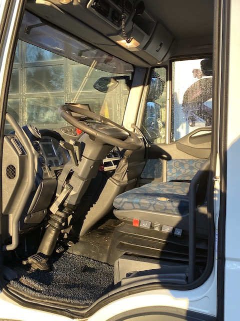 Camión portavehículos para transporte de materiales áridos IVECO EuroCargo 90E220: foto 12