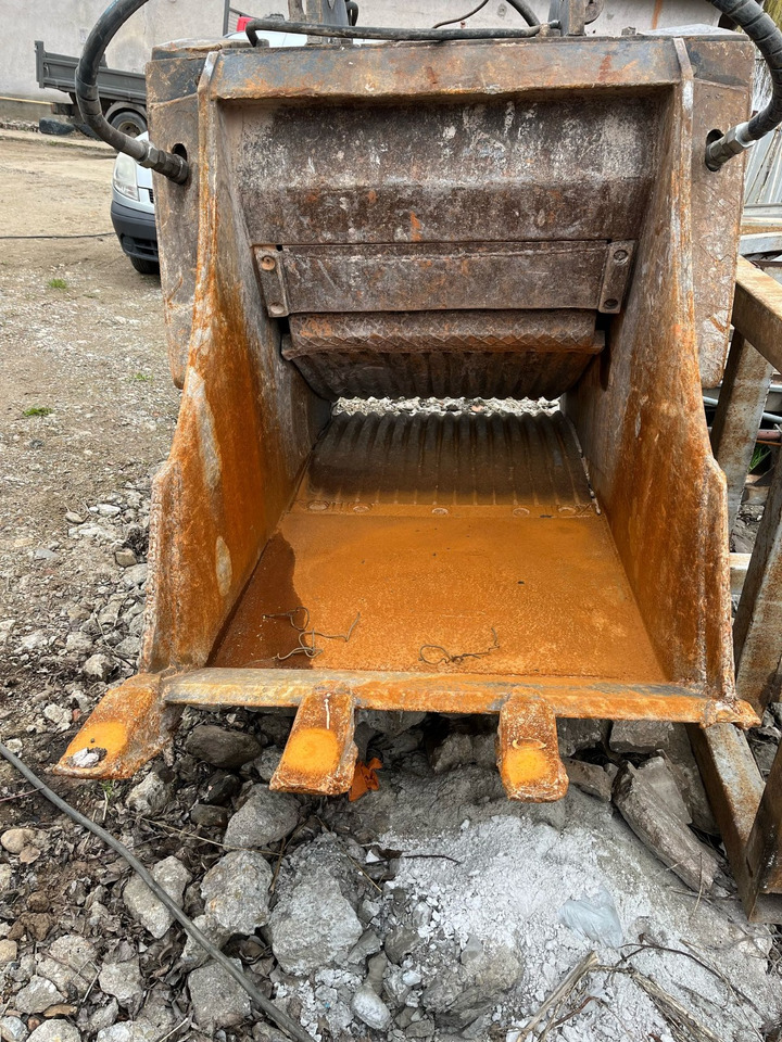 BM BF 90.3 Crusher bucket - Cazo para Maquinaria de construcción: foto 1 BM BF 90.3 Crusher bucket - Cazo para Maquinaria de construcción: foto 1
