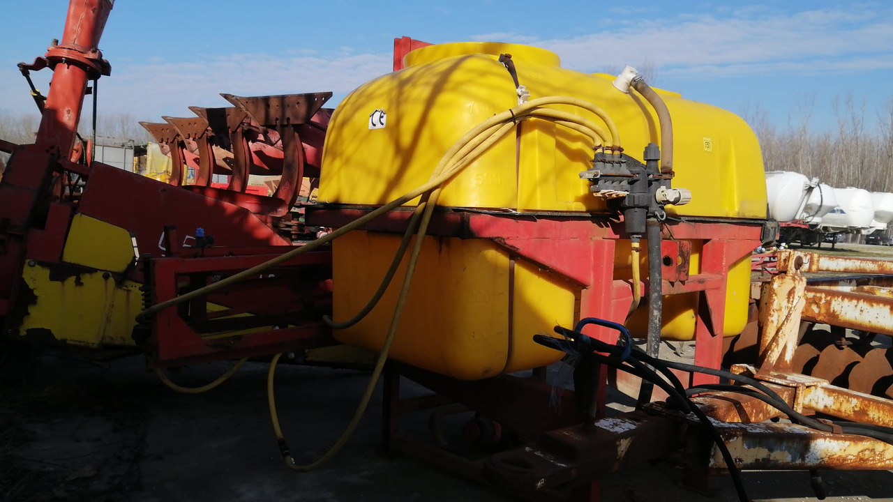 Herbicide Worn /Sprayer 800 l 12m - Pulverizador suspendido: foto 4 Herbicide Worn /Sprayer 800 l 12m - Pulverizador suspendido: foto 4