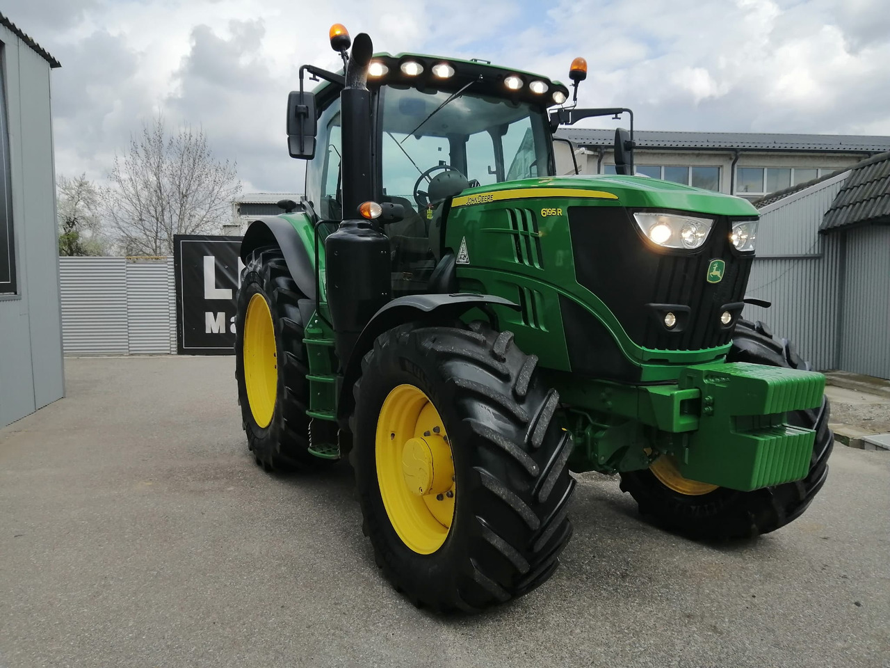John Deere 6195R 4WD, Auto Trac + Activare !!! TOP !!! - Tractor: foto 3 John Deere 6195R 4WD, Auto Trac + Activare !!! TOP !!! - Tractor: foto 3