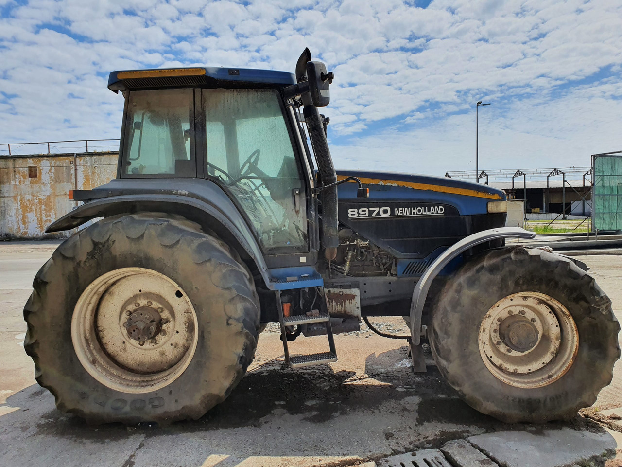 NEW HOLLAND 8970 Tractor 4×4 - Tractor: foto 1 NEW HOLLAND 8970 Tractor 4×4 - Tractor: foto 1
