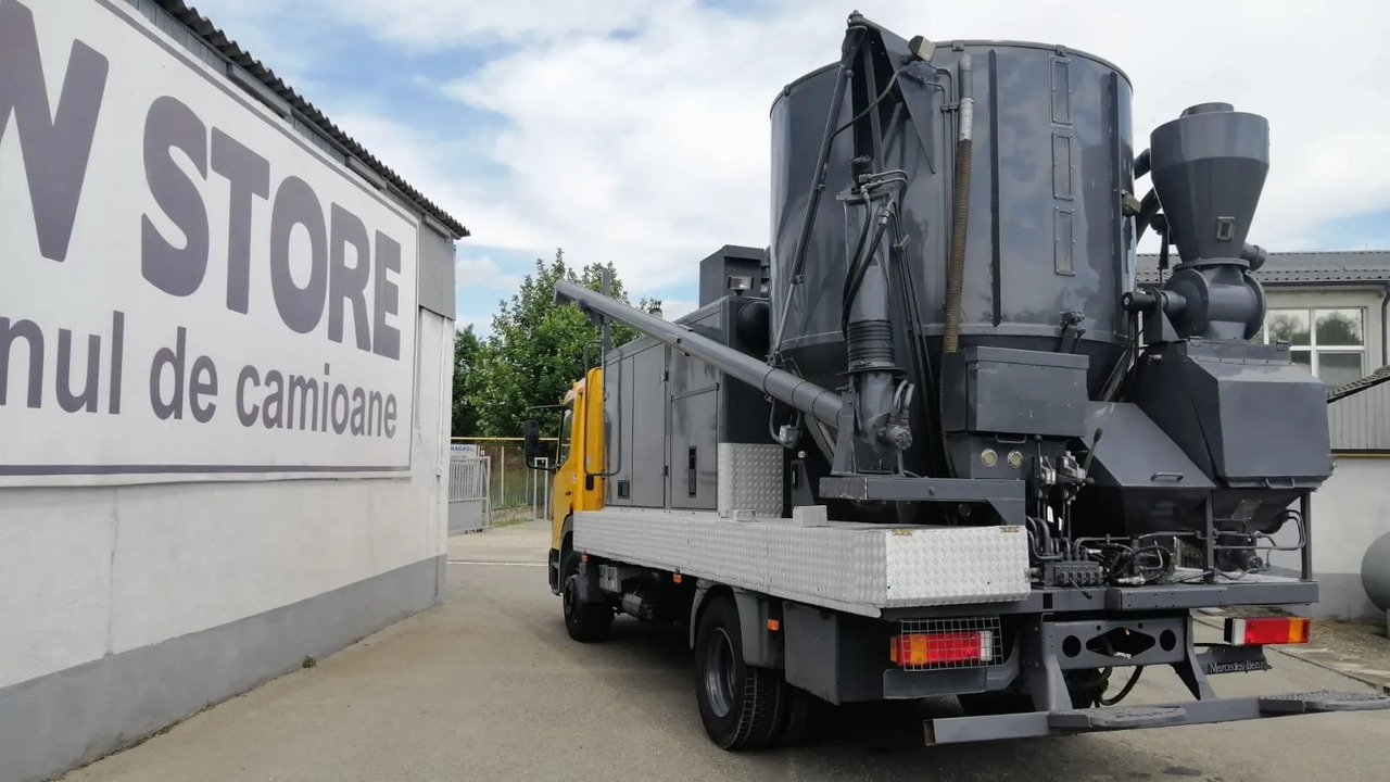 Mercedes-Benz Atego & Gmelin Animal Feed Mill and Mixer/FNC - Otros maquinaria: foto 4 Mercedes-Benz Atego & Gmelin Animal Feed Mill and Mixer/FNC - Otros maquinaria: foto 4