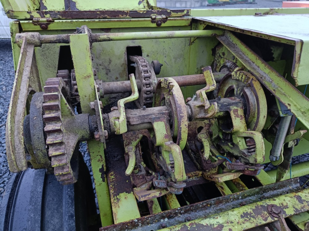 CLAAS Markant 50 sitoja - Empacadora de pacas cuadradas: foto 1 CLAAS Markant 50 sitoja - Empacadora de pacas cuadradas: foto 1