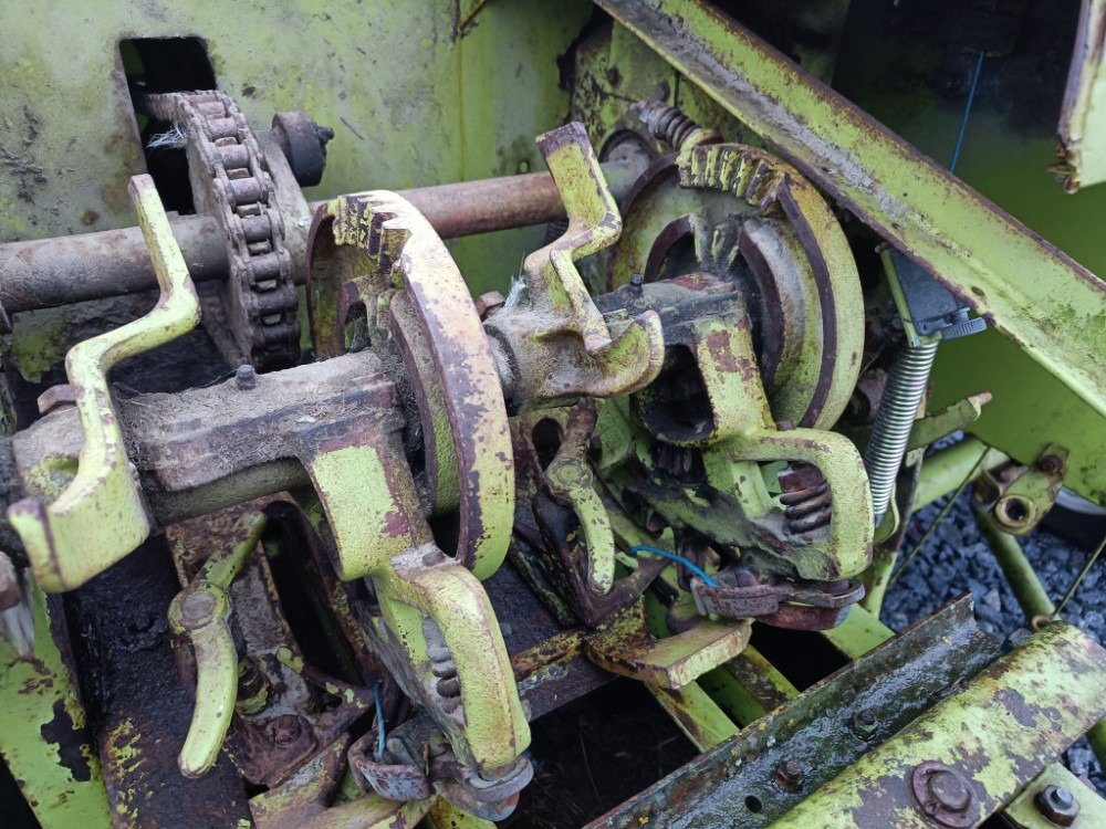 CLAAS Markant 50 sitoja - Empacadora de pacas cuadradas: foto 2 CLAAS Markant 50 sitoja - Empacadora de pacas cuadradas: foto 2