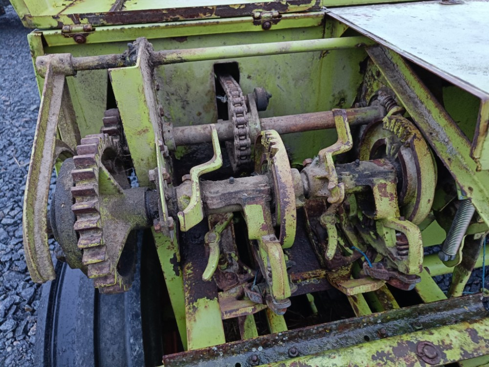 CLAAS Markant 50 sitoja - Empacadora de pacas cuadradas: foto 3 CLAAS Markant 50 sitoja - Empacadora de pacas cuadradas: foto 3