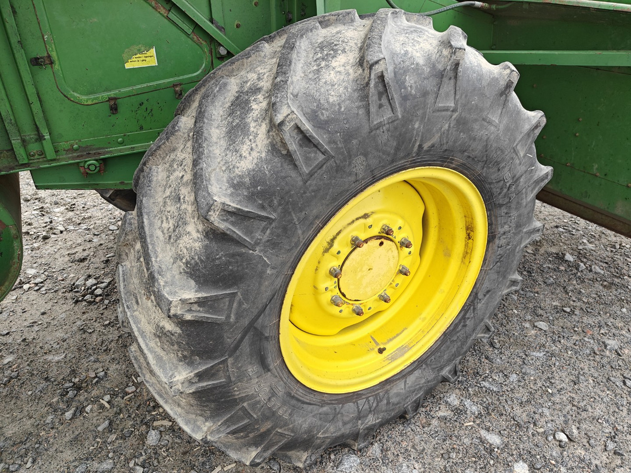 Cosechadora de granos JOHN DEERE 925 leikkuupuimuri: foto 14 Cosechadora de granos JOHN DEERE 925 leikkuupuimuri: foto 14