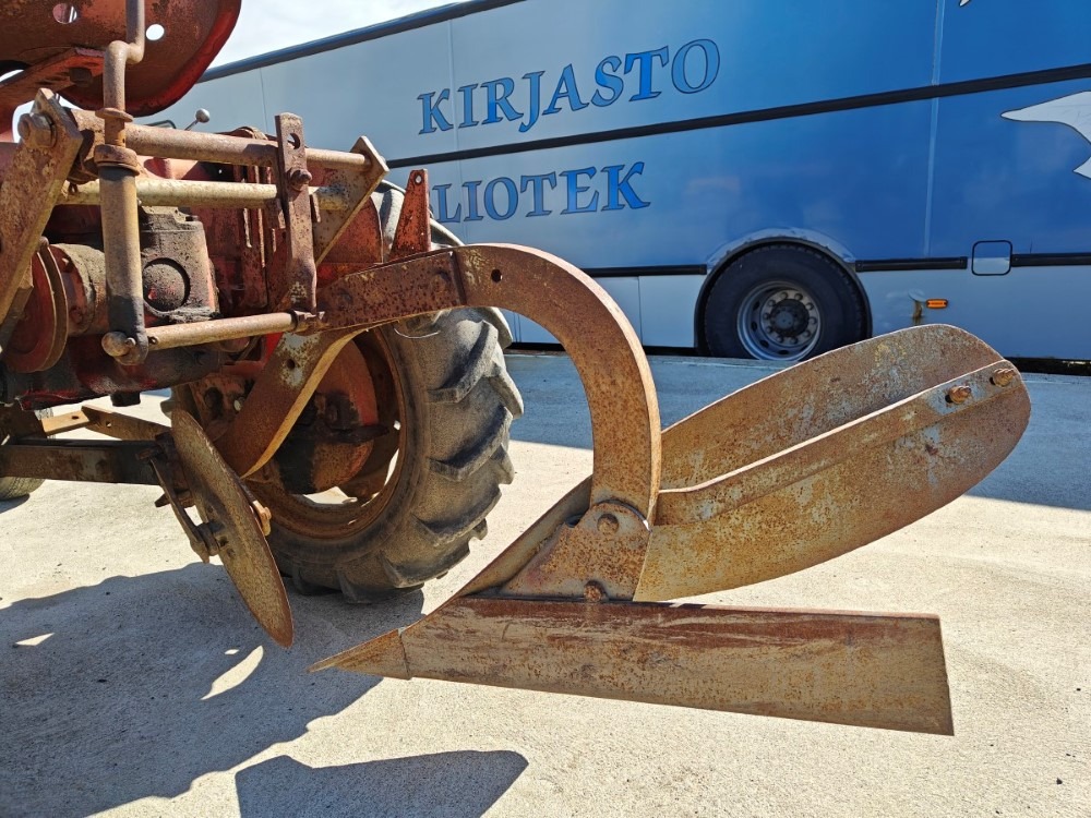 Tractor Massey Harris 820D harvinainen 2-sylinterinen diesel, katso video!: foto 8