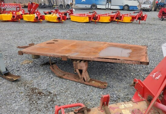 Metsäreki - 300cm x 150cm kuormatilalla - Remolque forestal: foto 4 Metsäreki - 300cm x 150cm kuormatilalla - Remolque forestal: foto 4