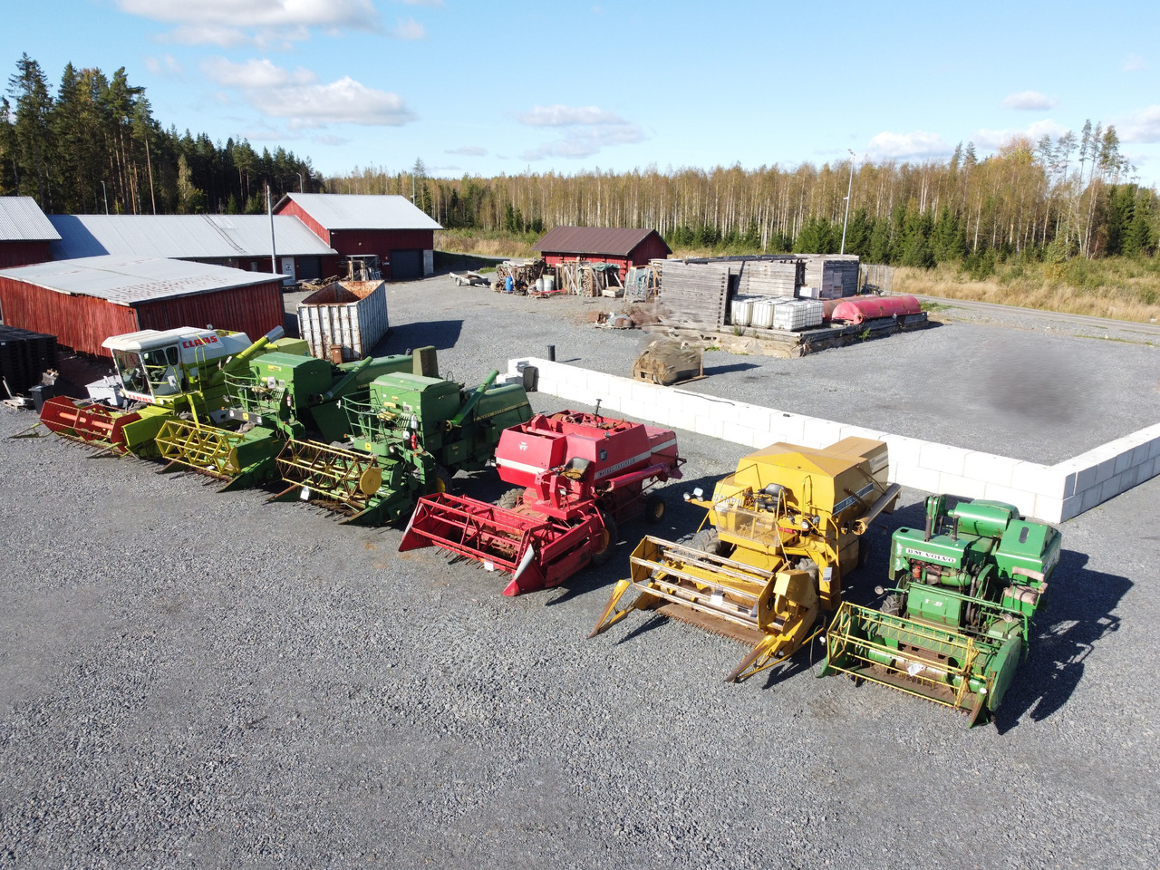 Puimureita / Combine harvesters 6kpl / 6pcs - Claas, John Deere, Massey Ferguson... - Cosechadora de granos: foto 2 Puimureita / Combine harvesters 6kpl / 6pcs - Claas, John Deere, Massey Ferguson... - Cosechadora de granos: foto 2