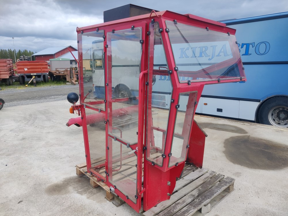 Sampo 410 leikkuupuimurin hytti, tummennetut lasit - Cabina para Cosechadora de granos: foto 5 Sampo 410 leikkuupuimurin hytti, tummennetut lasit - Cabina para Cosechadora de granos: foto 5