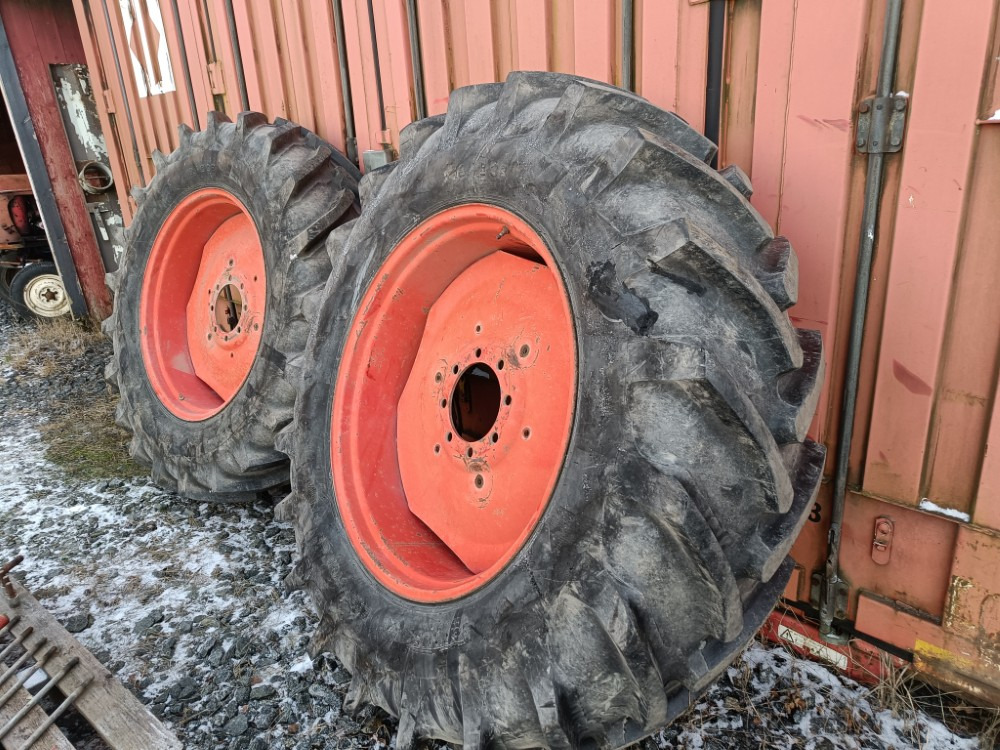 Taurus 18.4R38 renkaat - Fendt Farmer - Rueda completa: foto 2 Taurus 18.4R38 renkaat - Fendt Farmer - Rueda completa: foto 2