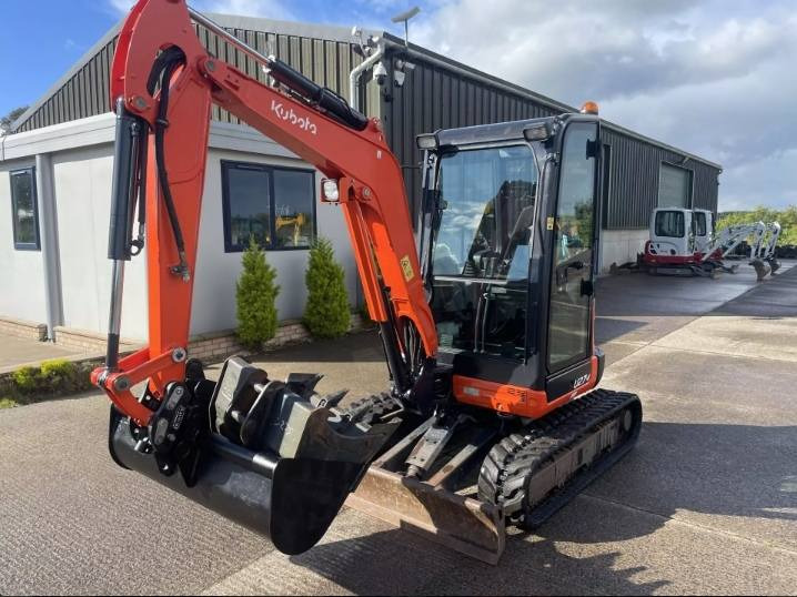 KUBOTA U27-4 - Miniexcavadora: foto 1 KUBOTA U27-4 - Miniexcavadora: foto 1