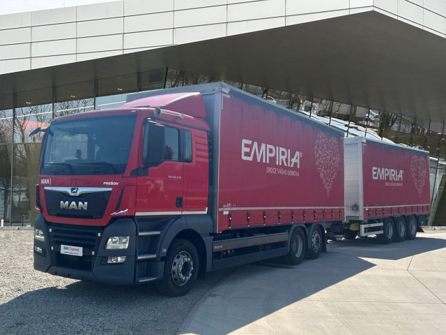 MAN TGX 26.470 6X2-4 BL tandem warranty until 10/2025 - Camión lona: foto 1 MAN TGX 26.470 6X2-4 BL tandem warranty until 10/2025 - Camión lona: foto 1