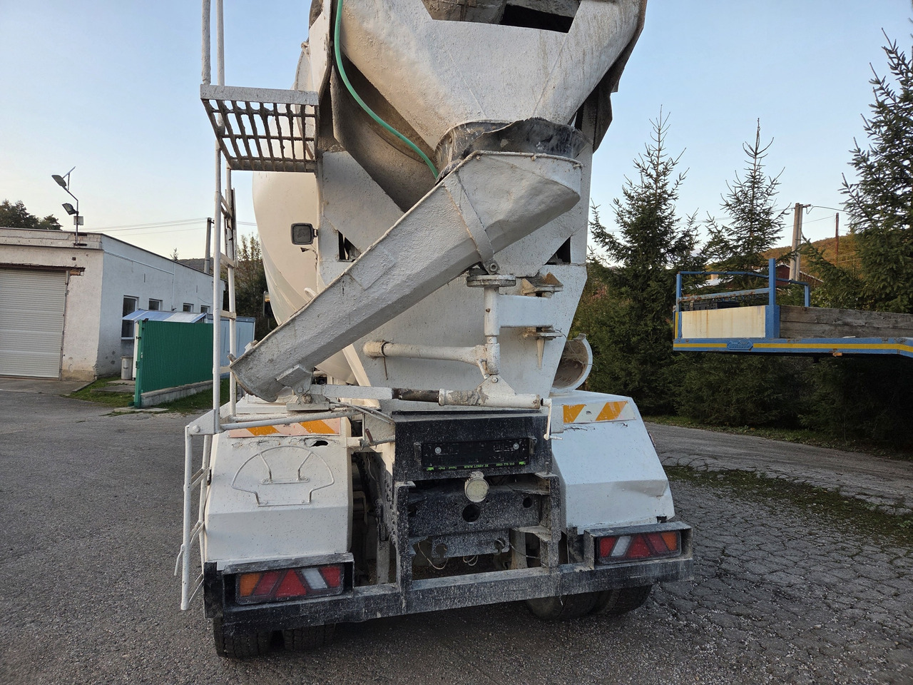 IVECO EURO TRAKKER MP340E35HB 8x4 MIX (chassis ) - Camión hormigonera: foto 5 IVECO EURO TRAKKER MP340E35HB 8x4 MIX (chassis ) - Camión hormigonera: foto 5