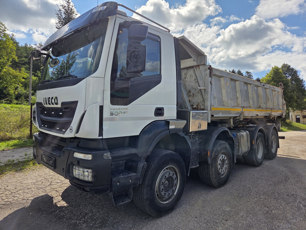 IVECO TRAKKER 500 8x4 EURO6 Bordmatik - Camión volquete: foto 1 IVECO TRAKKER 500 8x4 EURO6 Bordmatik - Camión volquete: foto 1