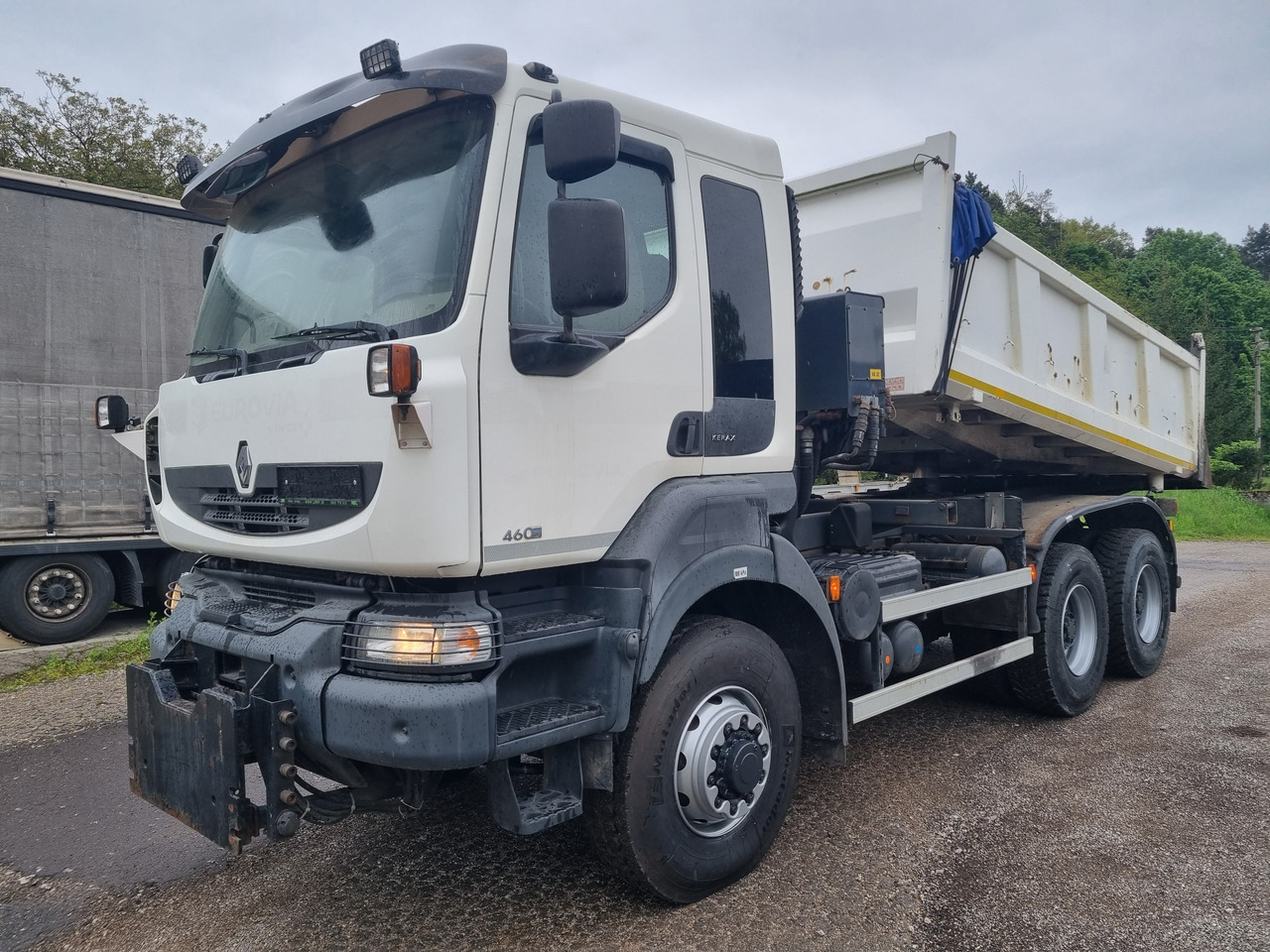 RENAULT KERAX 32.460 6x6 S1 sklápač EURO5 - Camión volquete: foto 1 RENAULT KERAX 32.460 6x6 S1 sklápač EURO5 - Camión volquete: foto 1