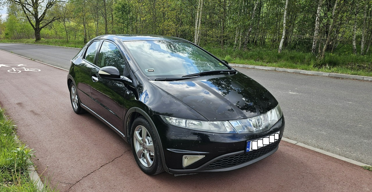 Honda Civic VIII bardzo ładna * pełnosprawna * - Hatchback: foto 2 Honda Civic VIII bardzo ładna * pełnosprawna * - Hatchback: foto 2