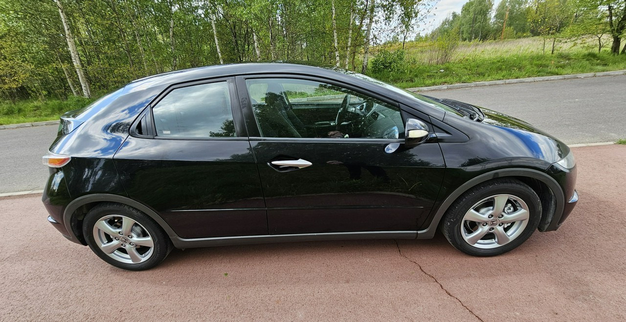 Honda Civic VIII bardzo ładna * pełnosprawna * - Hatchback: foto 3 Honda Civic VIII bardzo ładna * pełnosprawna * - Hatchback: foto 3