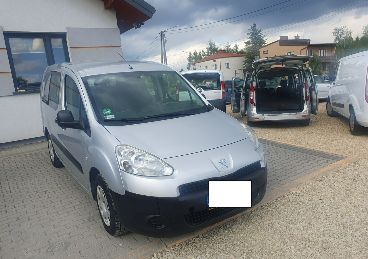 Peugeot Partner II 5 lub 2 osobowy *long * zabudowa gruau* - Coche: foto 4 Peugeot Partner II 5 lub 2 osobowy *long * zabudowa gruau* - Coche: foto 4