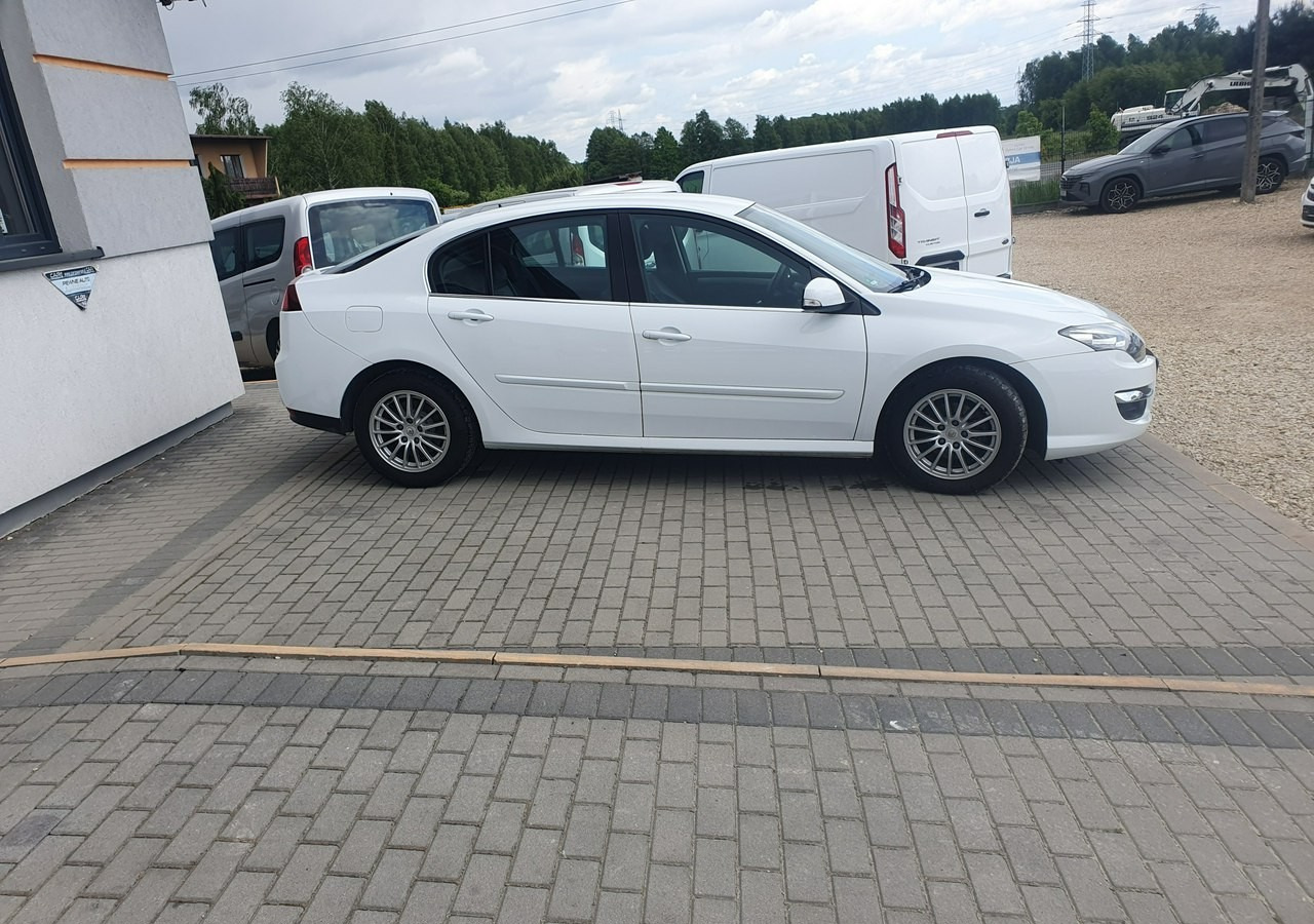 Renault Laguna III niski przebieg * zadbana *ładny stan* - Hatchback: foto 5 Renault Laguna III niski przebieg * zadbana *ładny stan* - Hatchback: foto 5