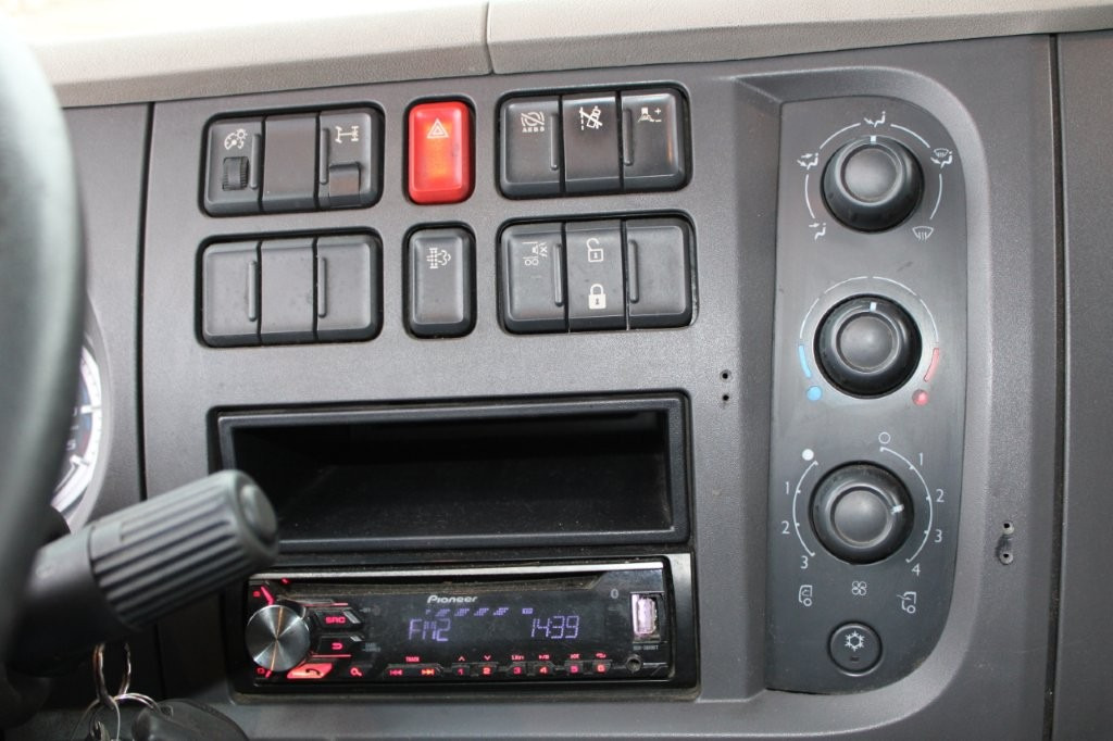 Camión lona DAF LF 260 FA + G.T.S. PJT 10N (2022): foto 11