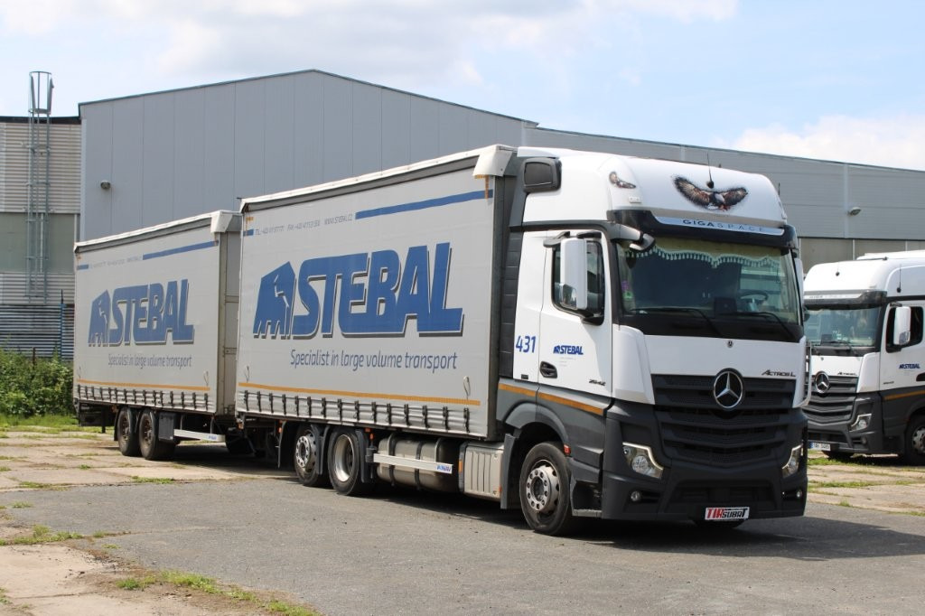Mercedes-Benz Actros 2542 NAVIGACE + PANAV TVK 18 M (8,20m x 2,4 - Camión lona, Remolque con toldo: foto 1 Mercedes-Benz Actros 2542 NAVIGACE + PANAV TVK 18 M (8,20m x 2,4 - Camión lona, Remolque con toldo: foto 1