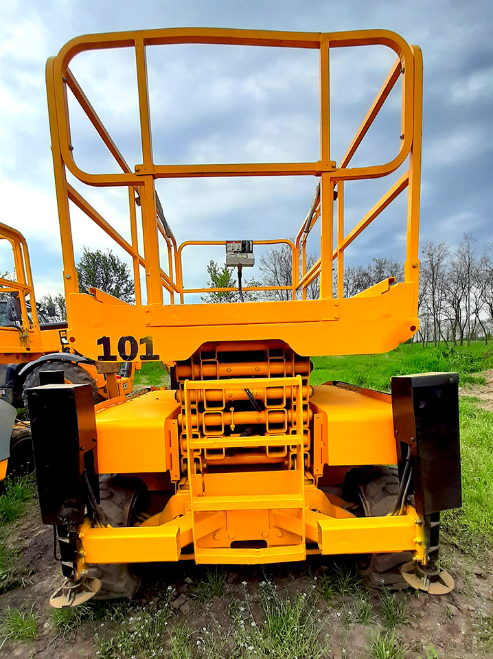 HAULOTTE Compact 12 DX - Plataforma de tijeras: foto 4 HAULOTTE Compact 12 DX - Plataforma de tijeras: foto 4