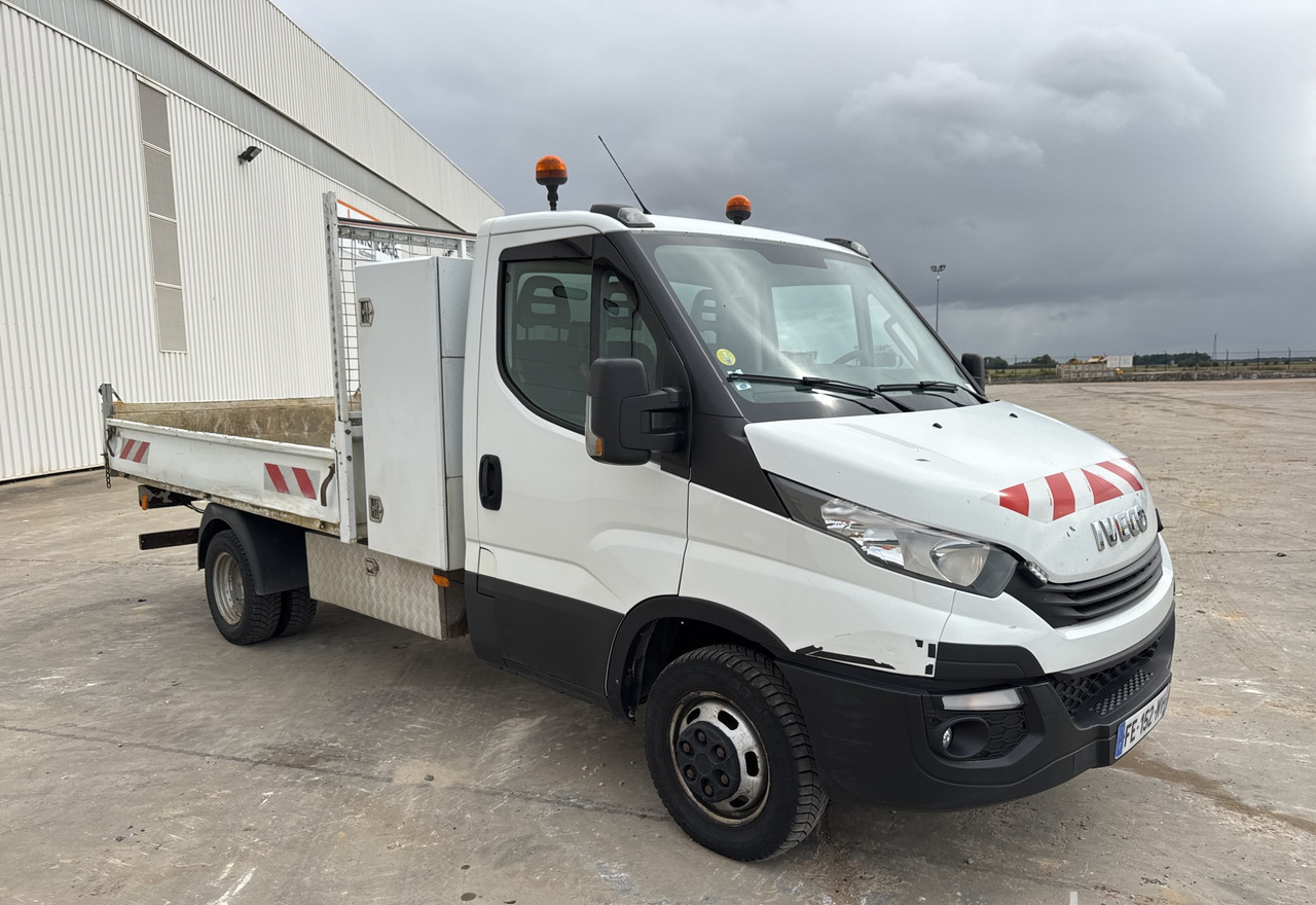 IVECO DAILY 35-150 - Camión volquete: foto 5 IVECO DAILY 35-150 - Camión volquete: foto 5